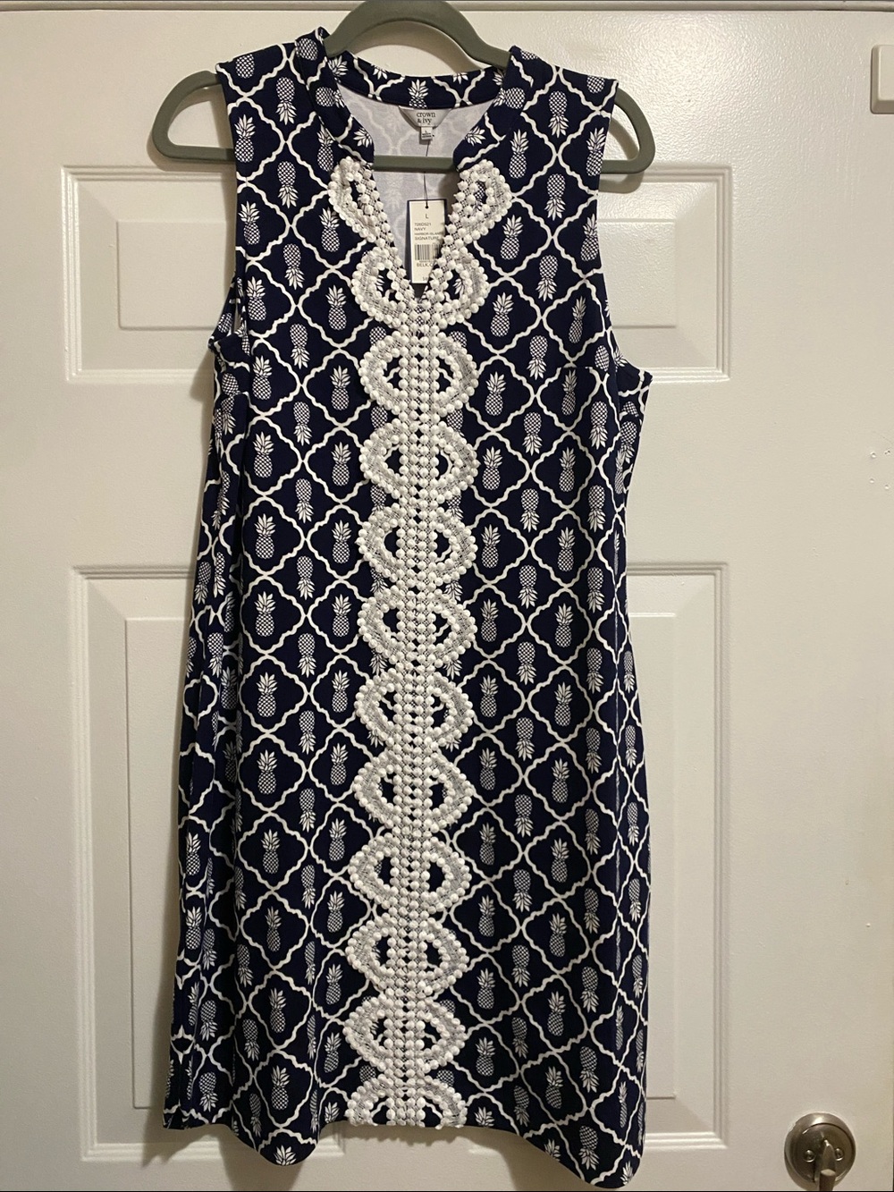 Crown & Ivy Sleeveless Navy and White Pineapple Patterned Shift Dress